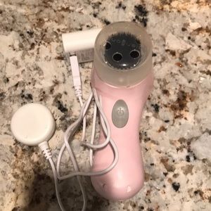 Mia and foundation brush